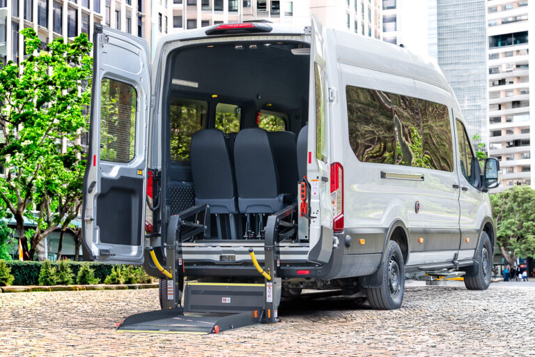 ford e transit taksobuss avestark